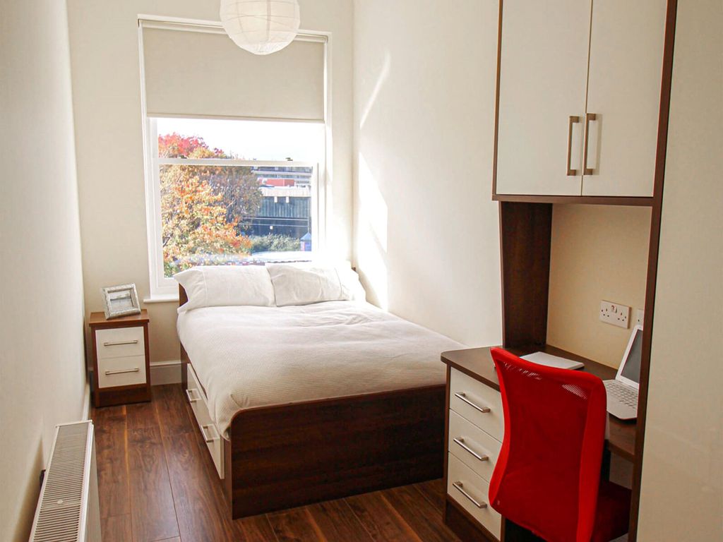 Property photo 3 of 11