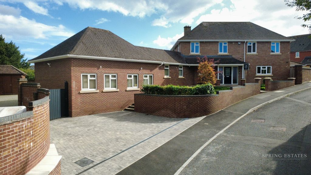 Property photo 1 of 38