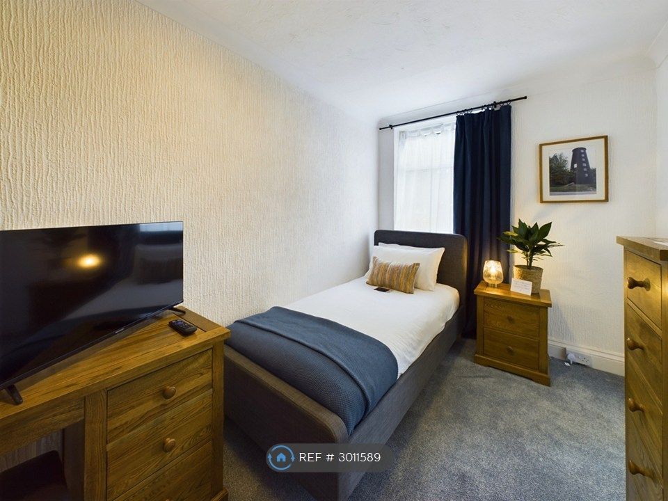 Property photo 1 of 5 Single Room