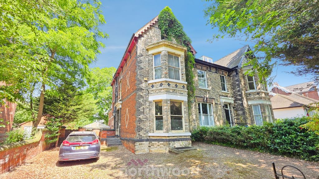 Property photo 1 of 33