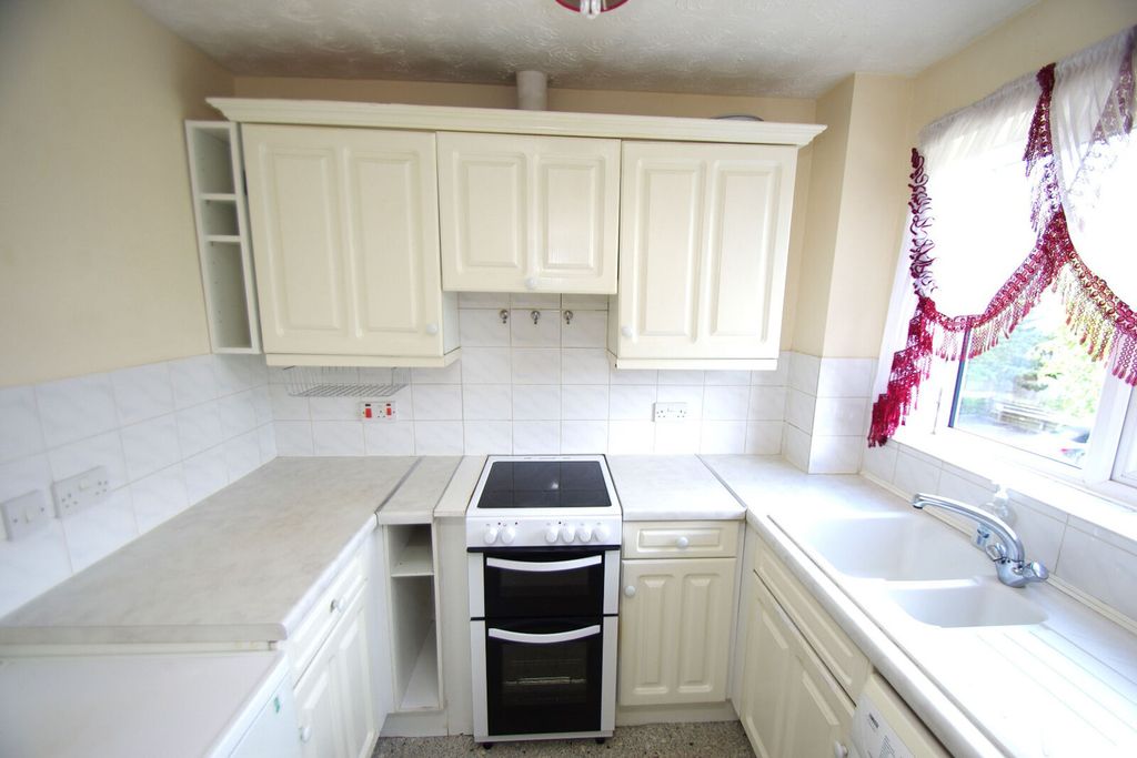 Property photo 3 of 5