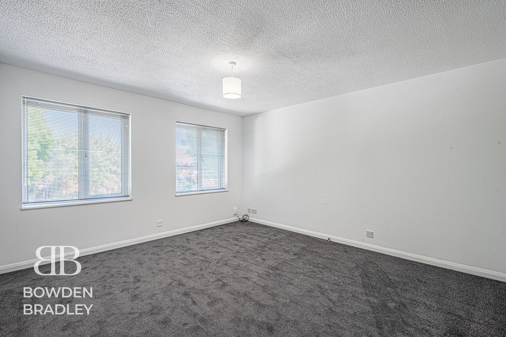 Property photo 3 of 25