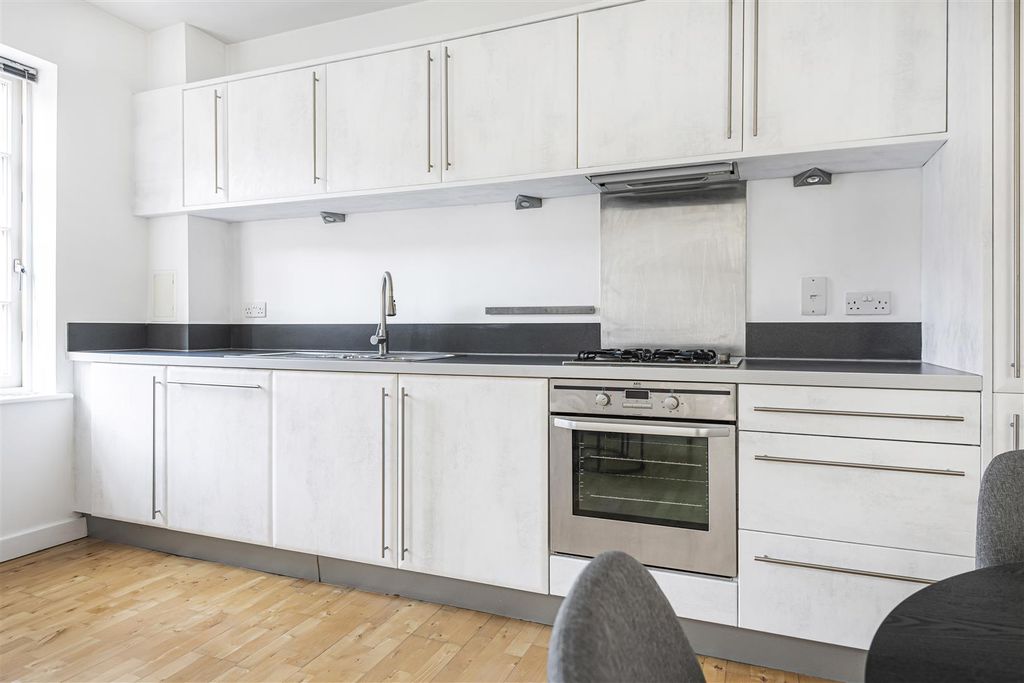 Property photo 2 of 19 Kitchen