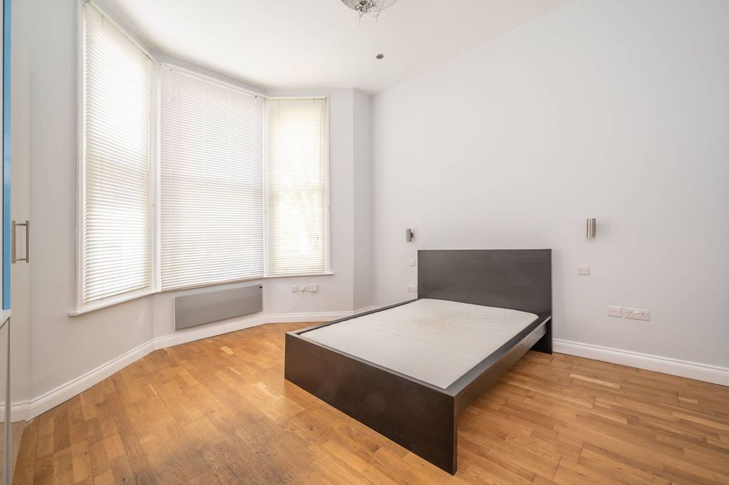 Property photo 1 of 3