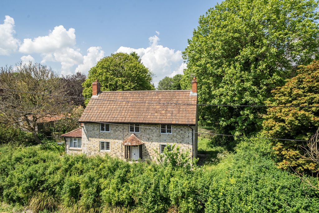 Property photo 1 of 12