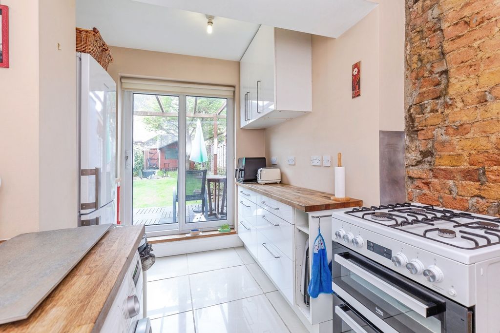 Property photo 3 of 18 Pbox-Img.Jpg