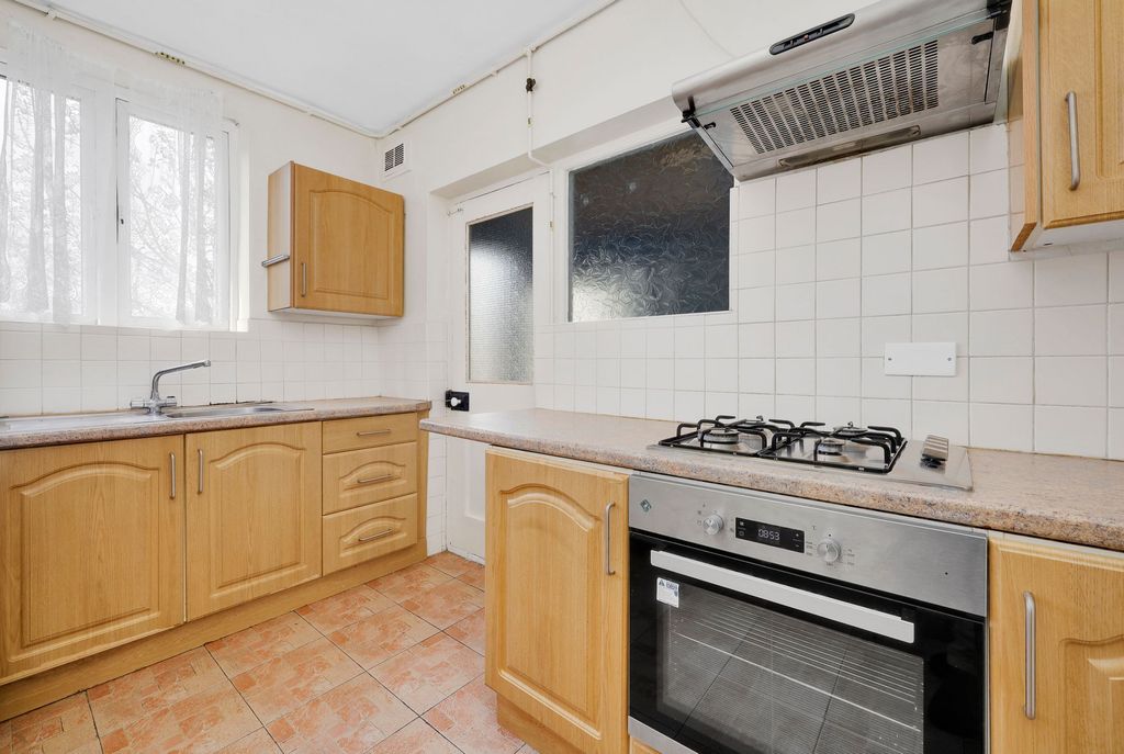 Property photo 3 of 11 Separate Kitchen