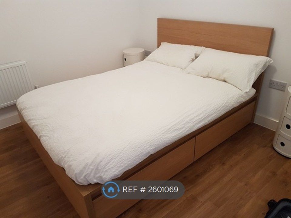 Property photo 2 of 8 Double Bedroom