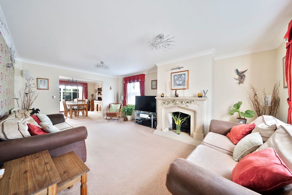 Property photo 3 of 33