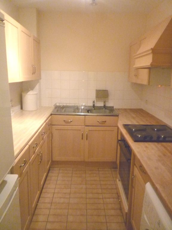 Property photo 2 of 7 Kitchen