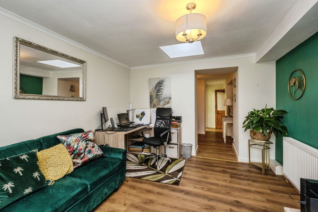 Property photo 3 of 27