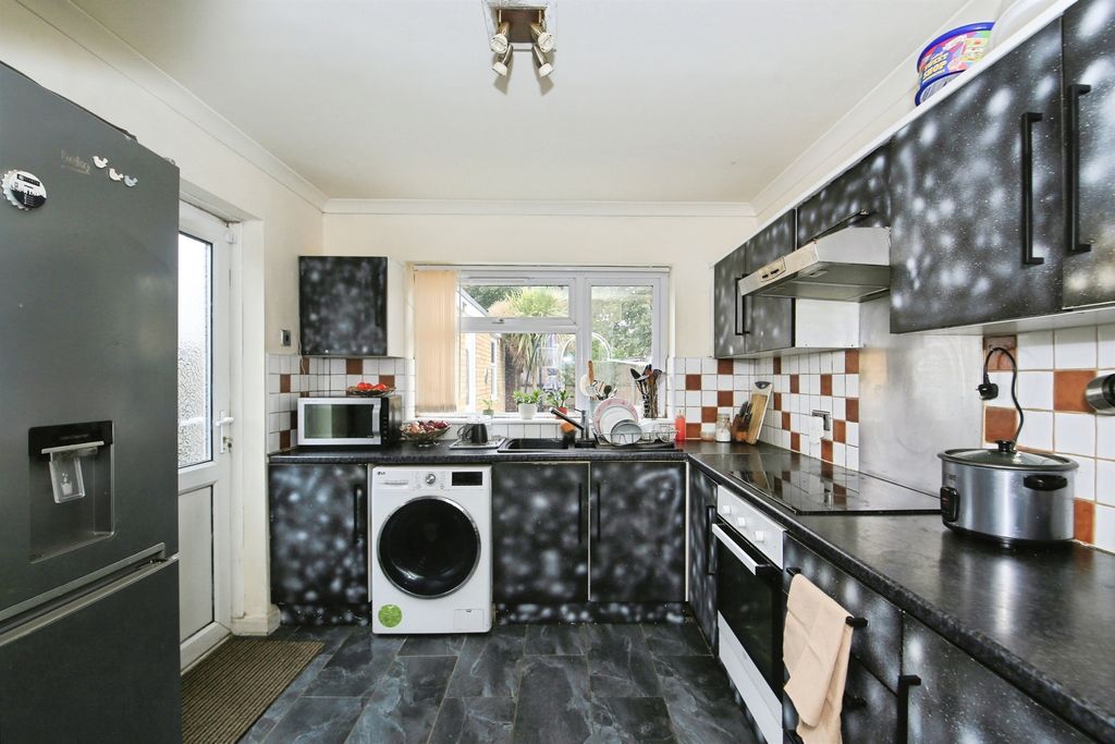 Property photo 3 of 14