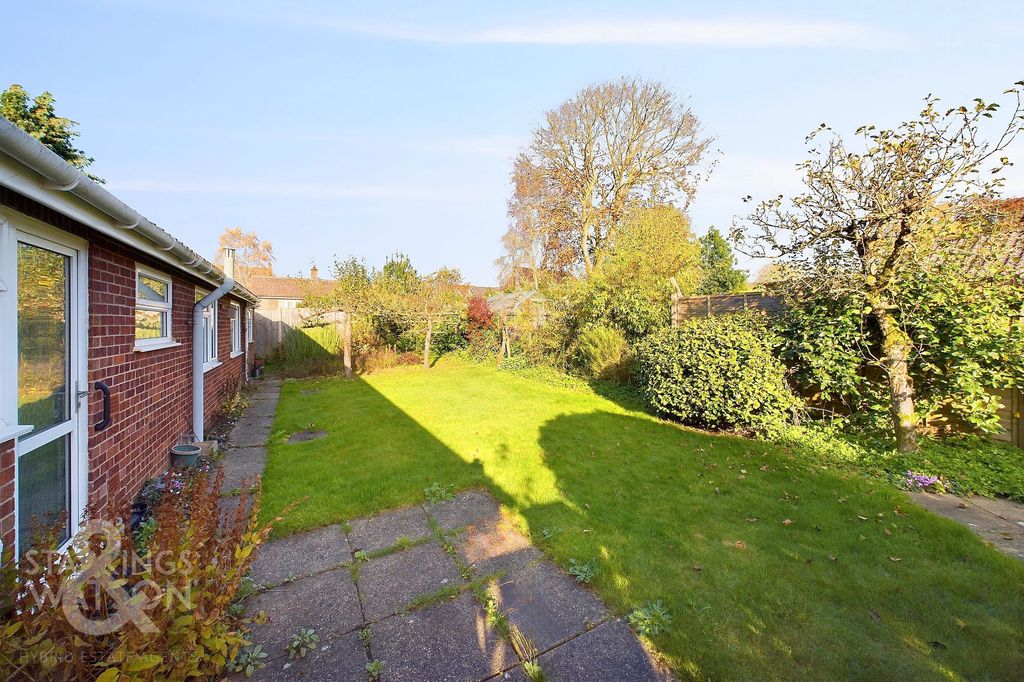 Property photo 2 of 27