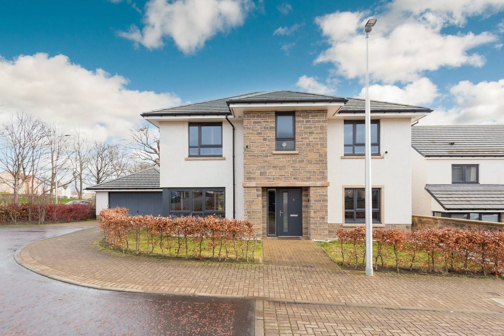 Property photo 1 of 40 Primary Property Image