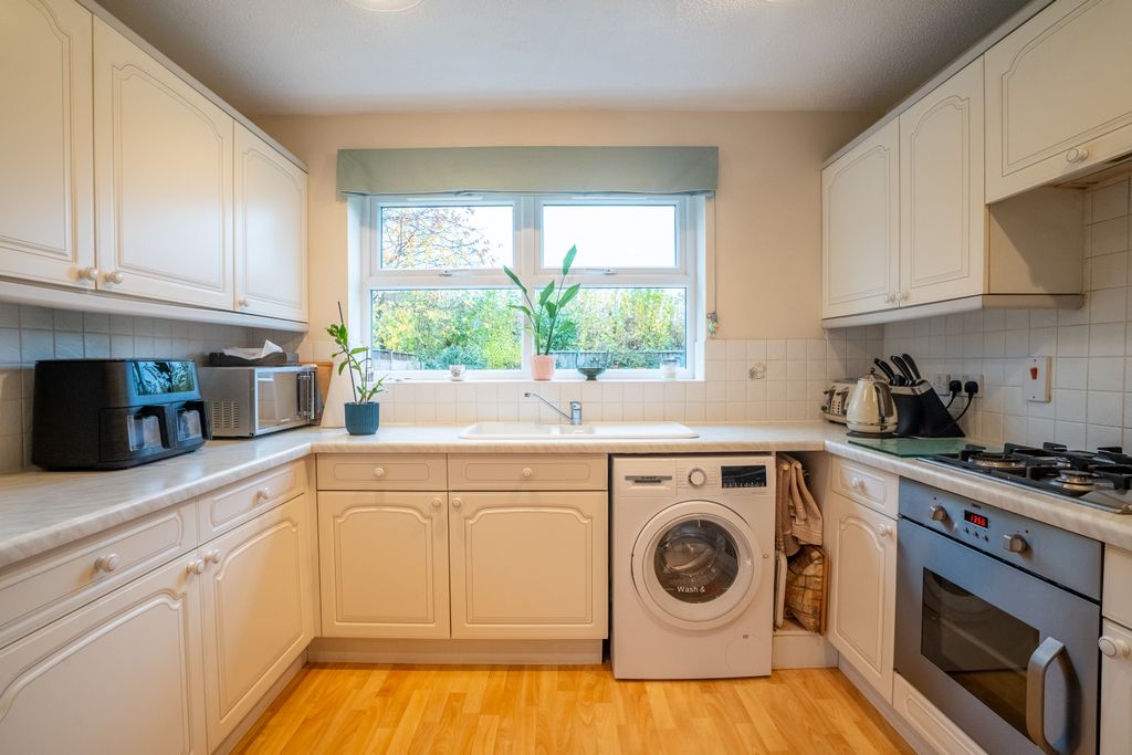 Property photo 2 of 13 25Greystone9