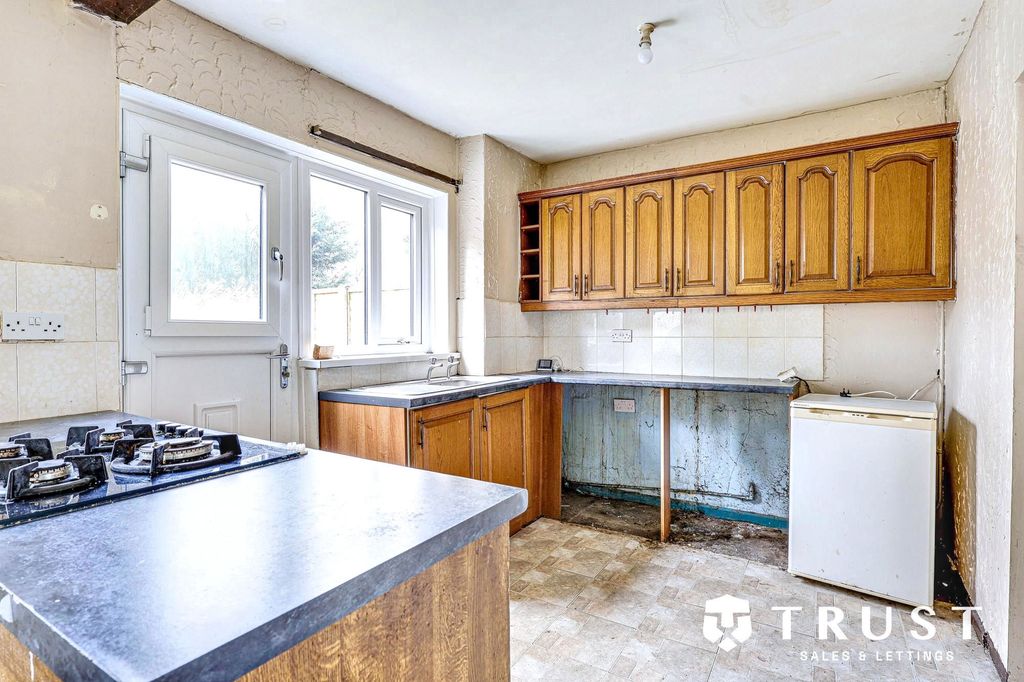 Property photo 3 of 23