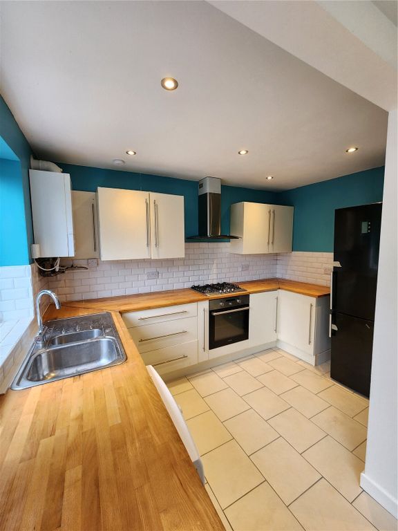 Property photo 2 of 12 Kitchen