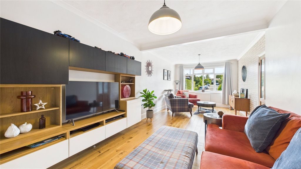 Property photo 3 of 17 Picture 3