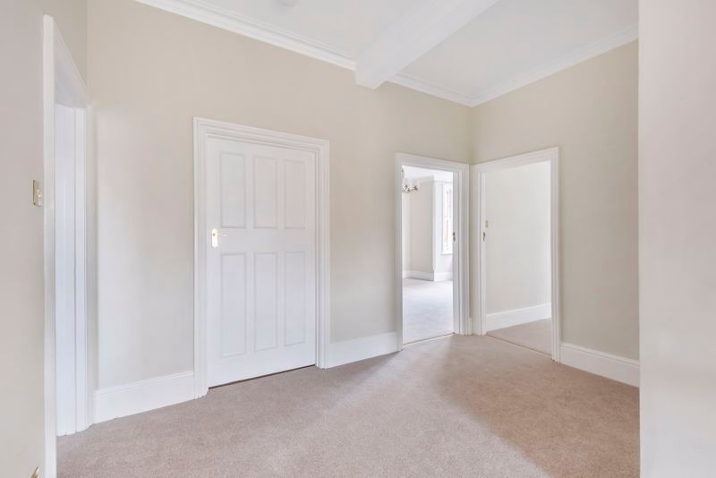 Additional image 13 of 3 bed flat to rentKings Road, Horsham RH13