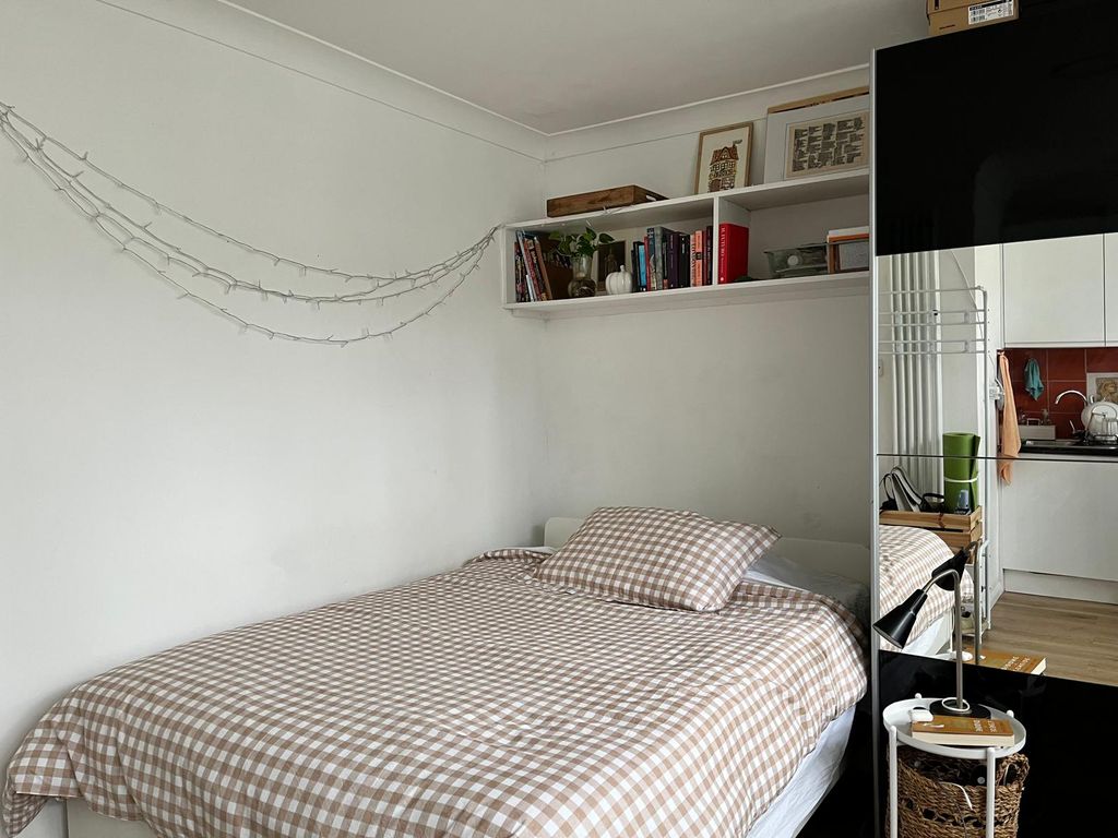 Property photo 3 of 6 6d2B61Ab-Fd1A-4c33-B216-4c1151Ab1154