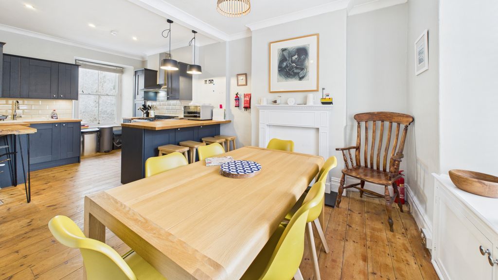 Property photo 3 of 12 Gallery