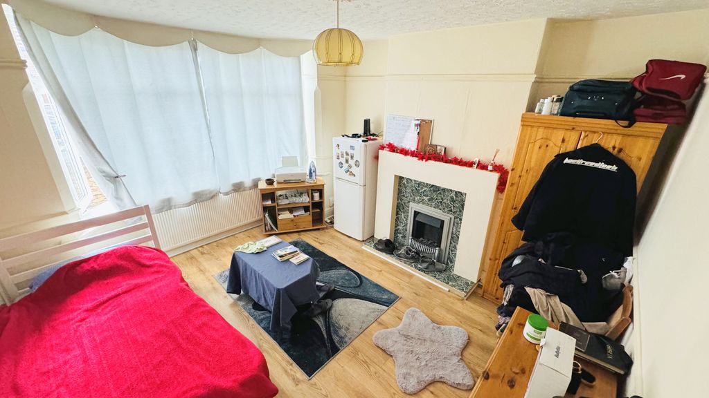 Property photo 2 of 11