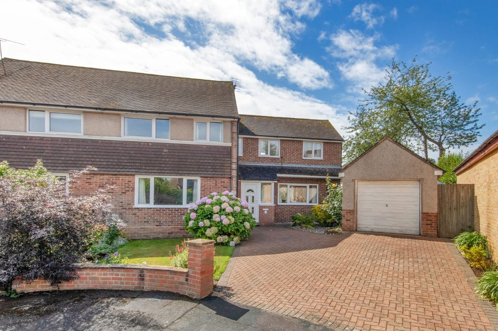 Property photo 1 of 17 External
