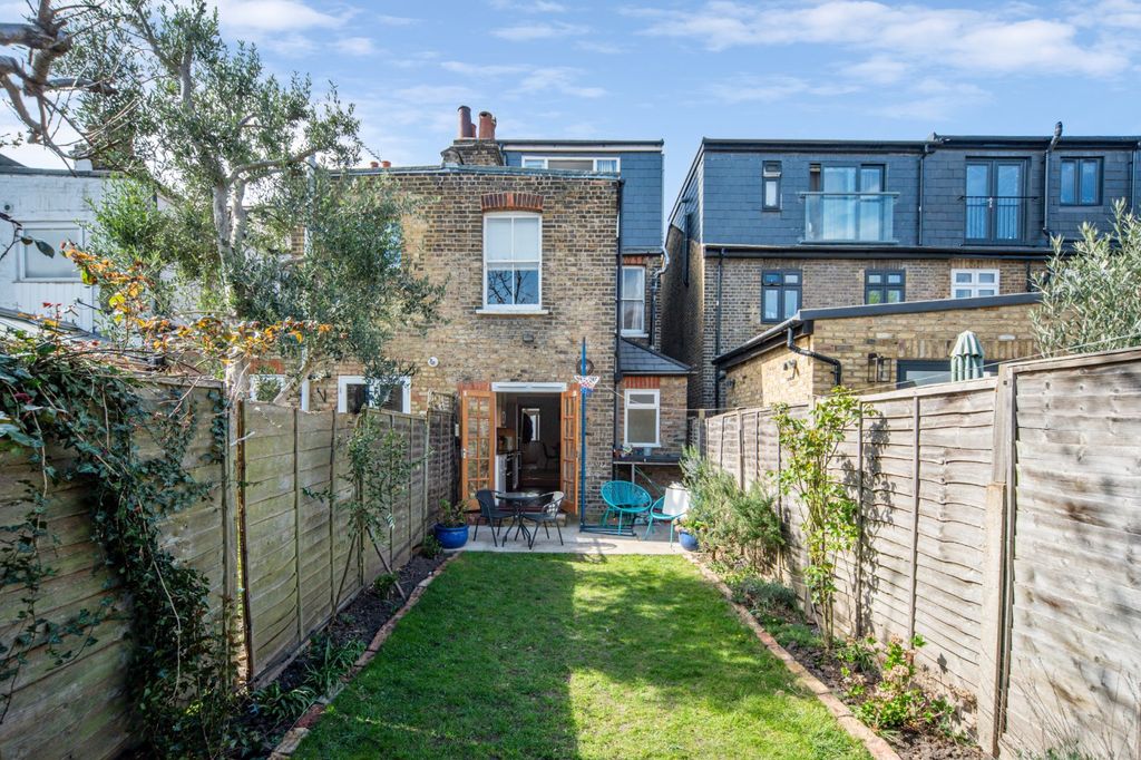 Property photo 3 of 11