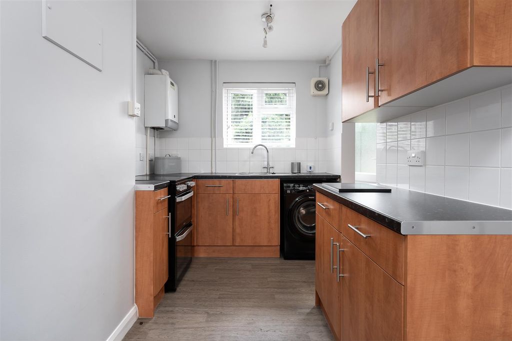 Property photo 3 of 17 Kitchen/Diner