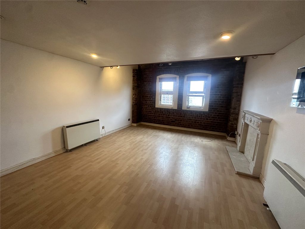 Property photo 2 of 23 Picture No. 01