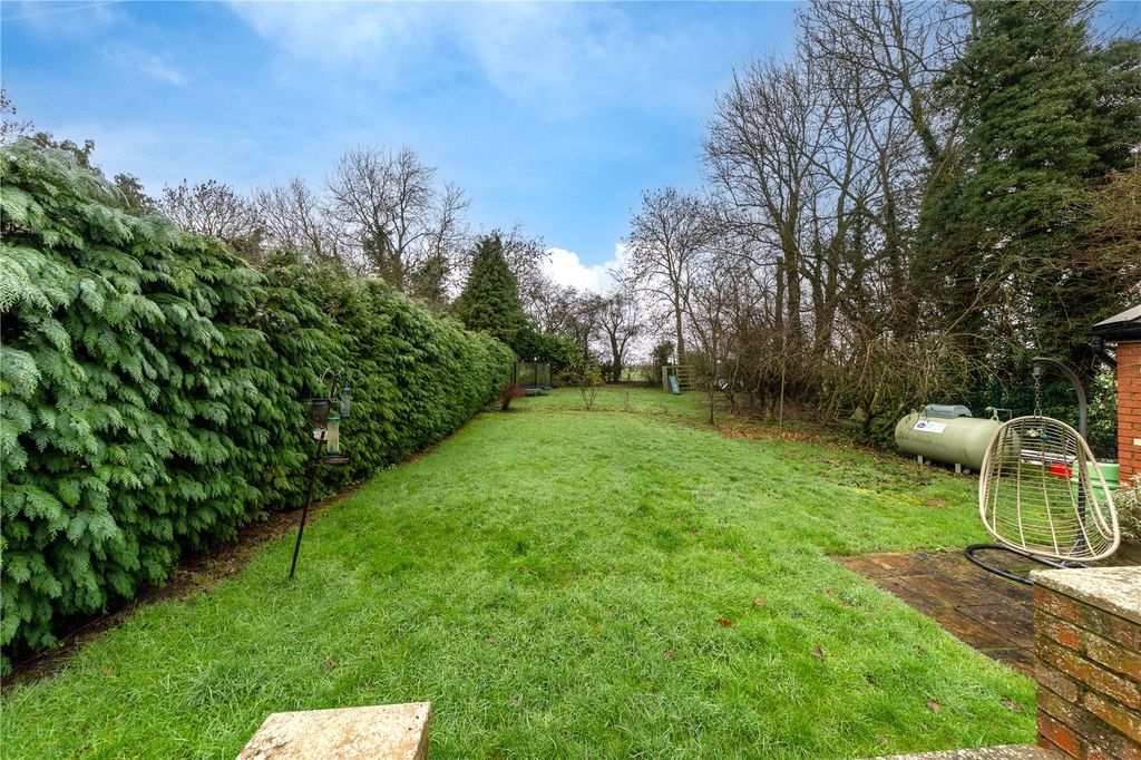 Property photo 3 of 38 Picture No. 02