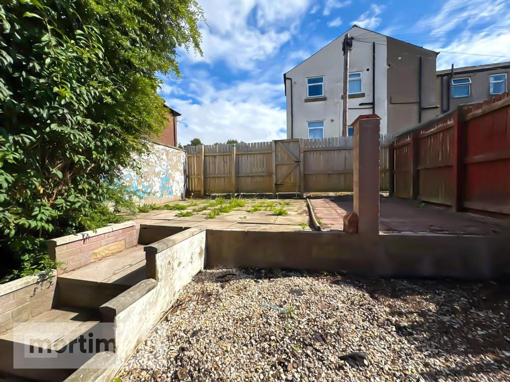 Property photo 3 of 14 Garden