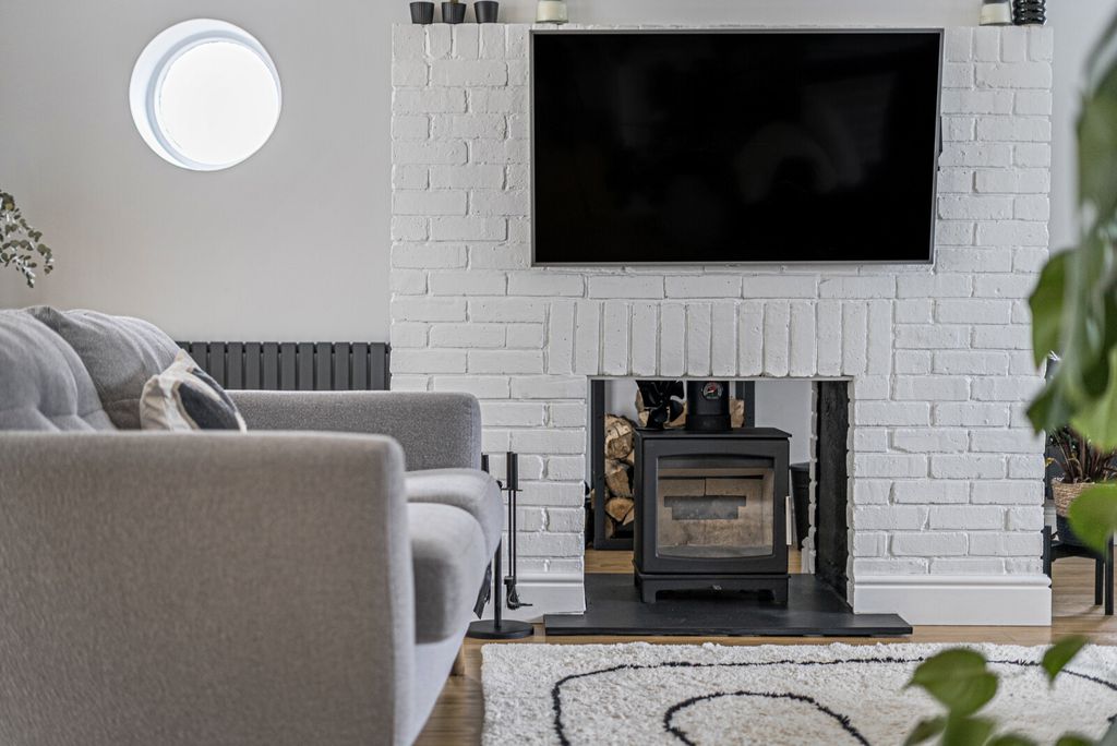 Property photo 3 of 18 1350234-8-68c1A90...