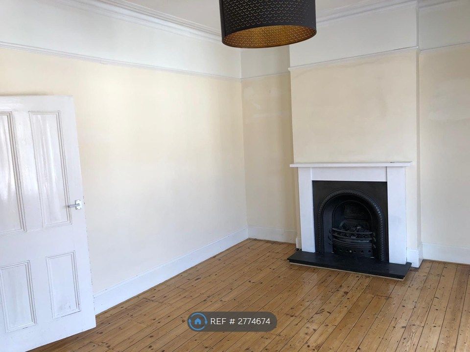 Property photo 3 of 13 Bedroom1