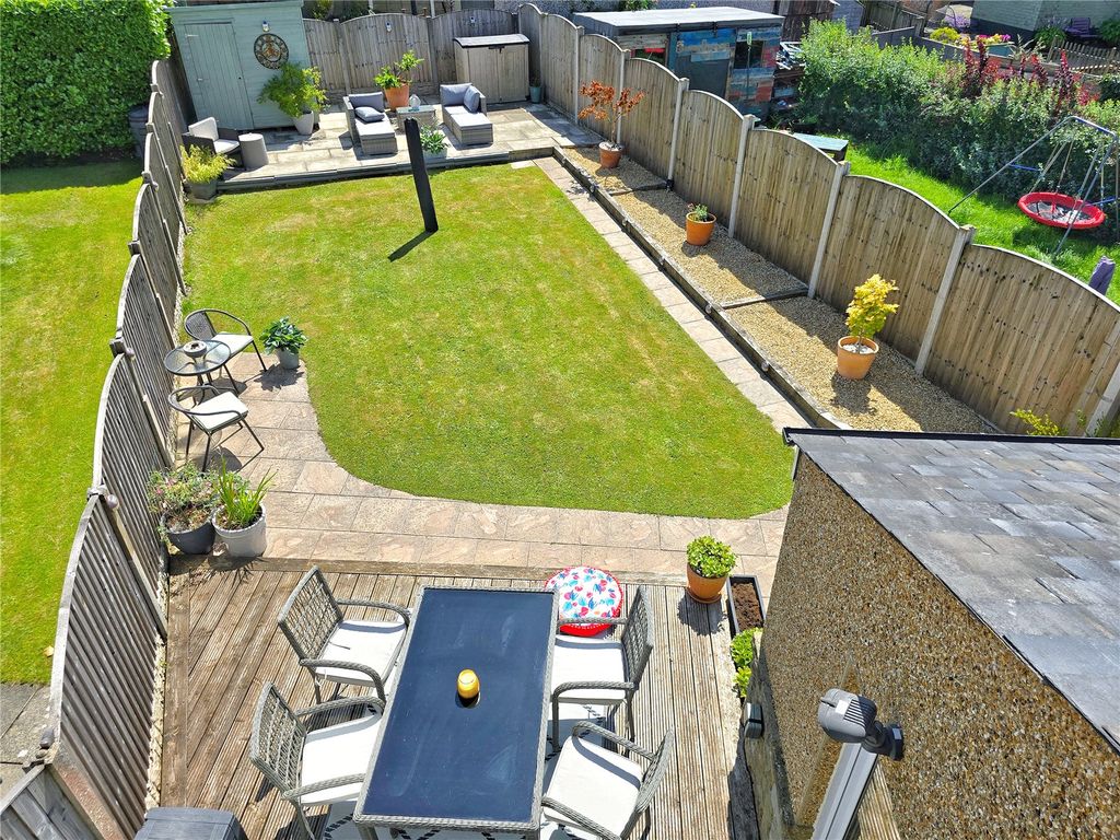 Property photo 1 of 24 Rear Gardens