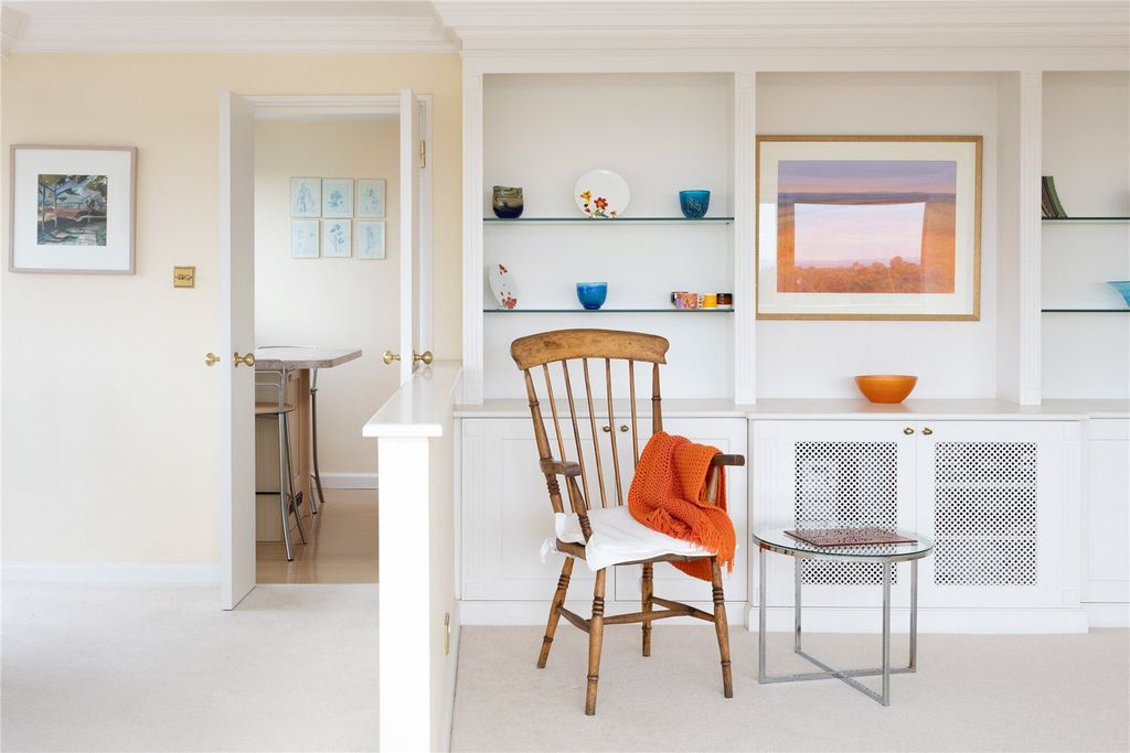 Property photo 2 of 11 Dining