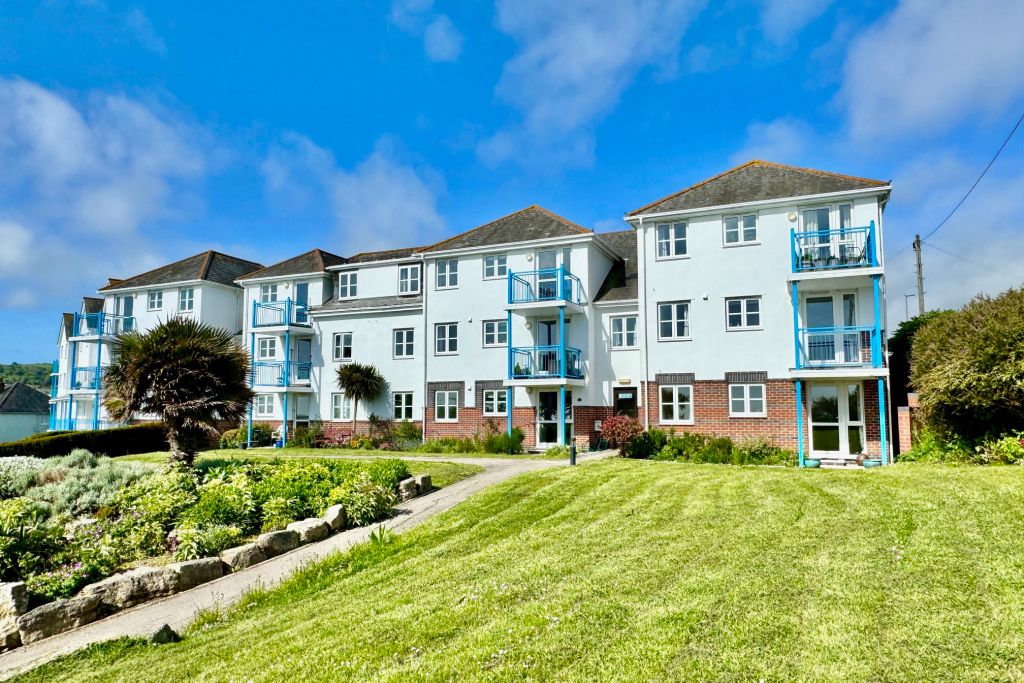 Property photo 1 of 11 St Aldhelms Court