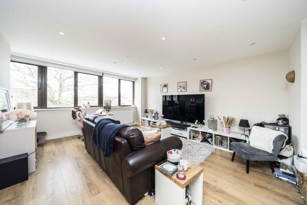 Property photo 3 of 5