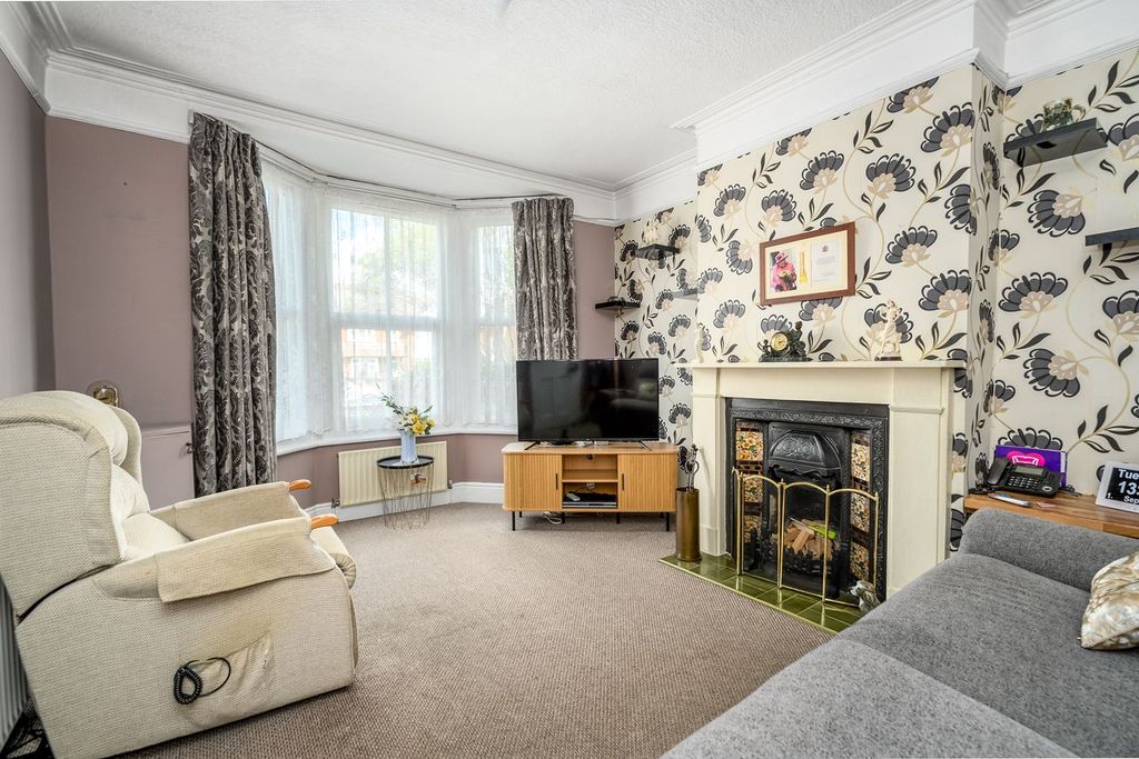 Property photo 3 of 12