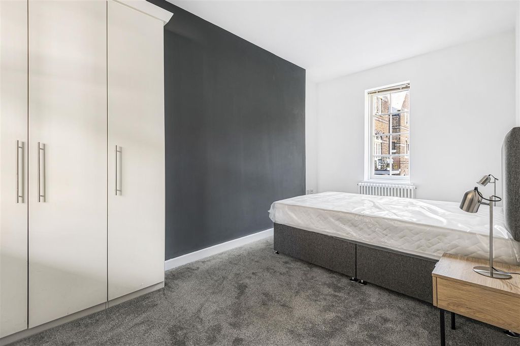 Property photo 3 of 19 Bedroom