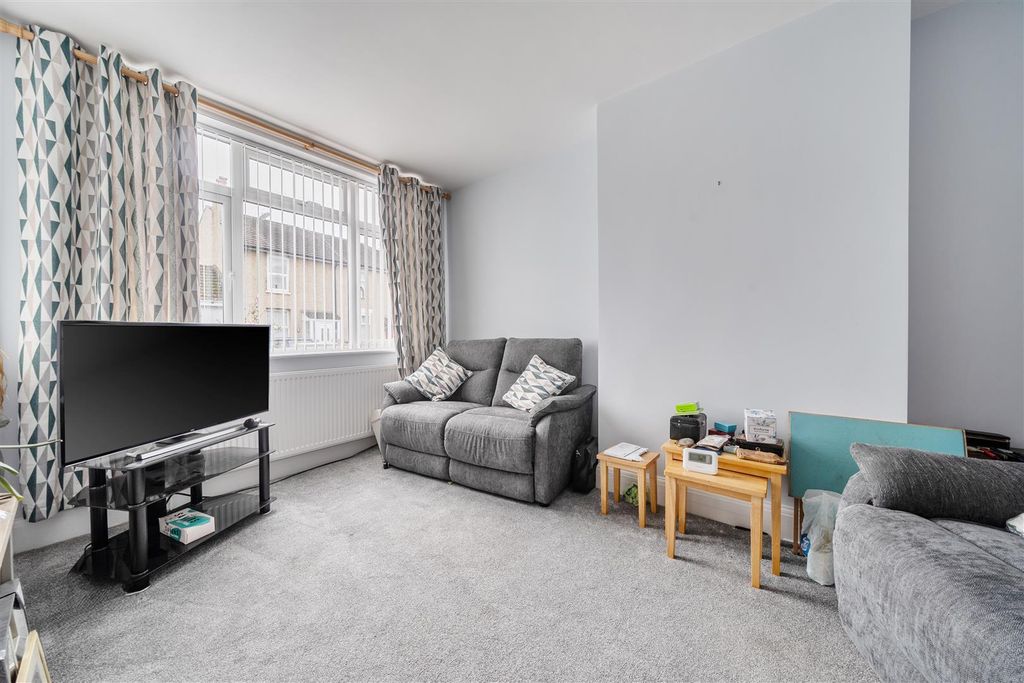 Property photo 3 of 10 Living Room