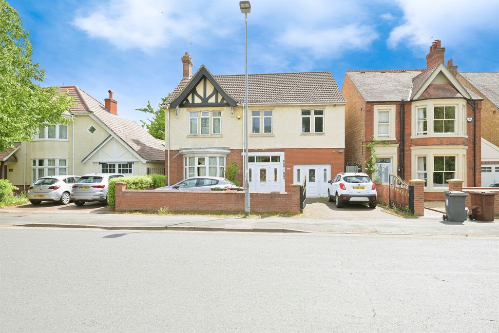 Property photo 1 of 17