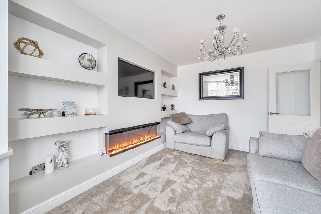 Property photo 3 of 15 1402907-3-6973521B2A227