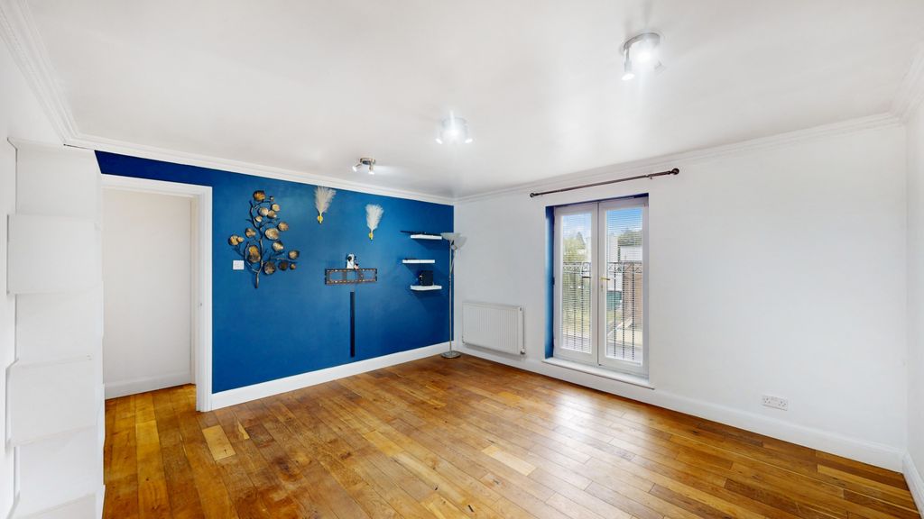 Property photo 2 of 15 Gallery