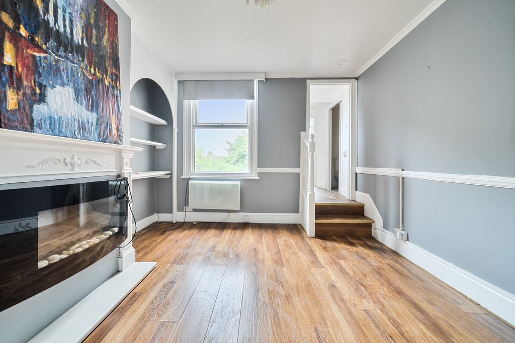Property photo 2 of 18 1493907-3-6A561F0...