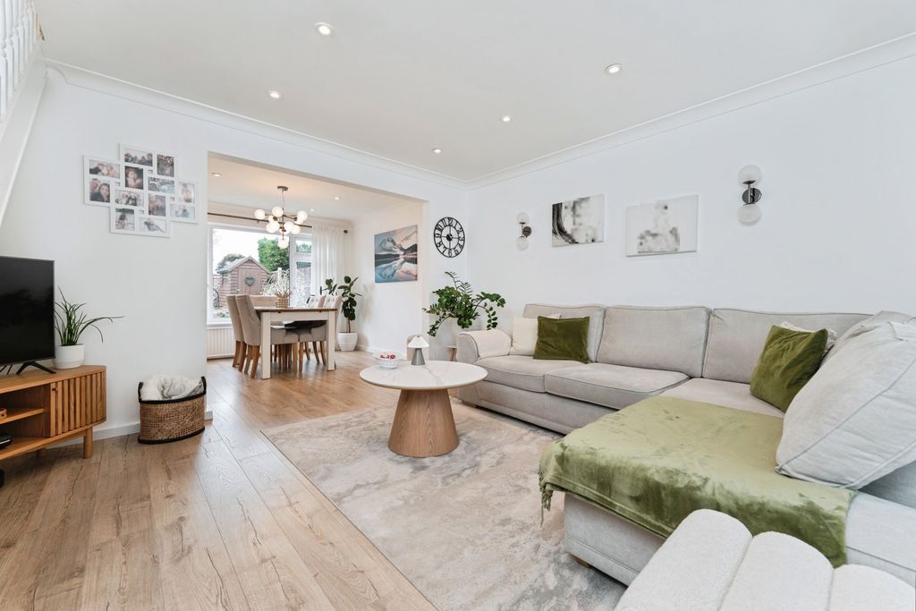 Property photo 3 of 20 Pbox-Img.Jpg