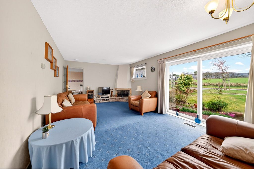 Property photo 2 of 54 Living Room