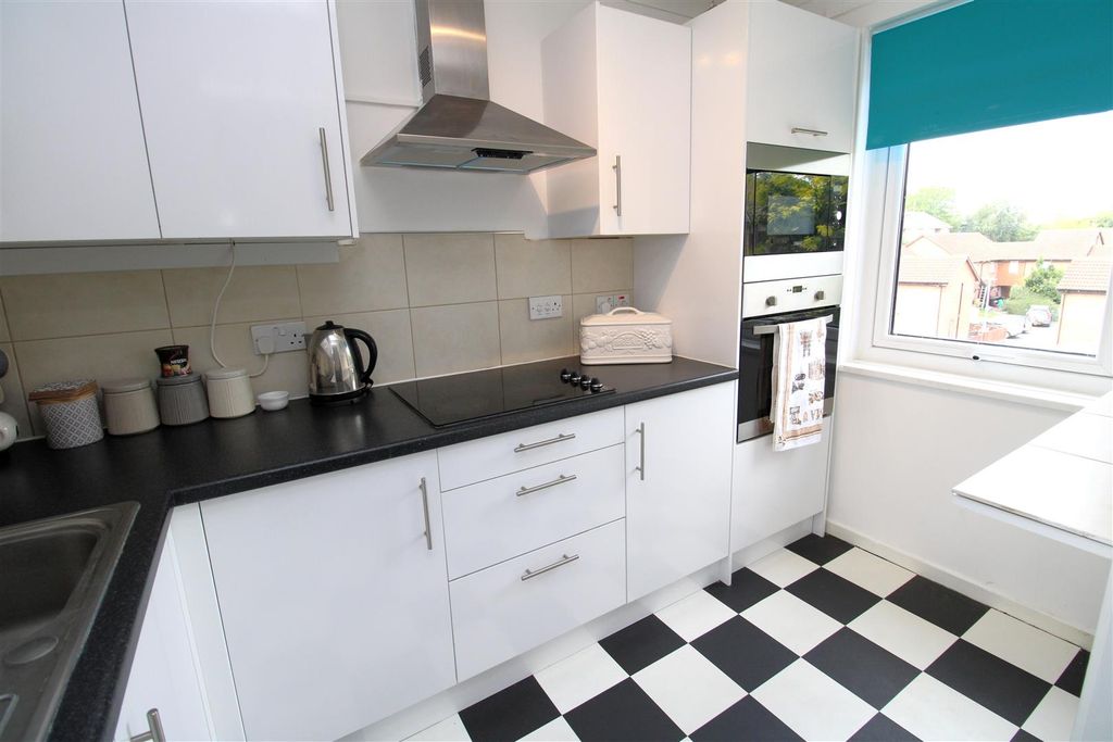 Property photo 3 of 16 New Kitchen.Jpg