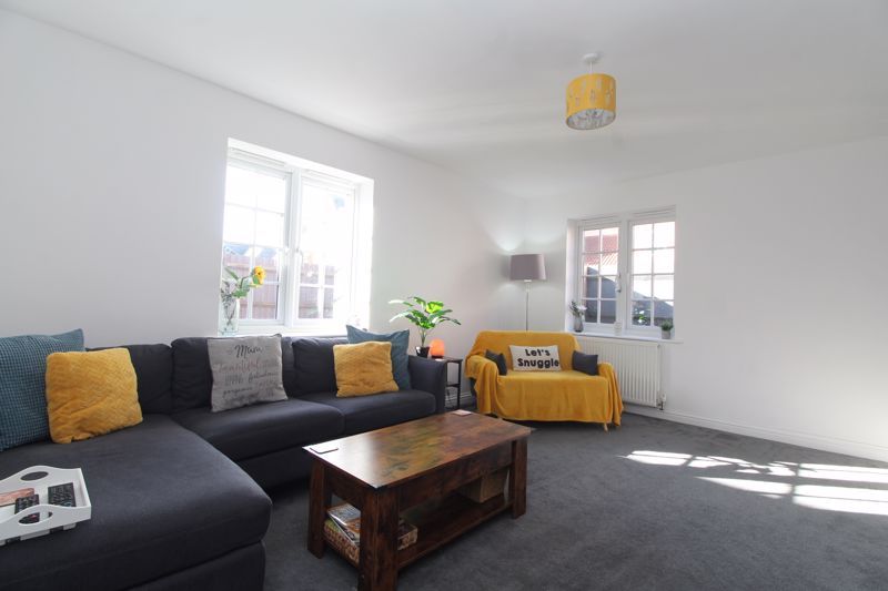 Property photo 2 of 22 Lounge