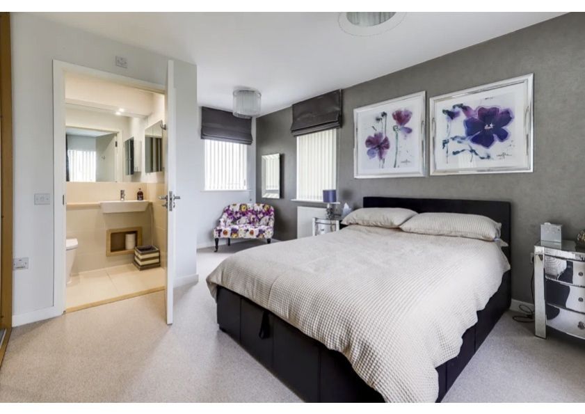 Property photo 3 of 11 Master Bedroom